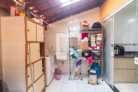 Casa à venda com 110m², 3 quartos e 2 vagas Casa à venda com 110m², 3 quartos e 2 vagasÁrea de Serviço e Quintal