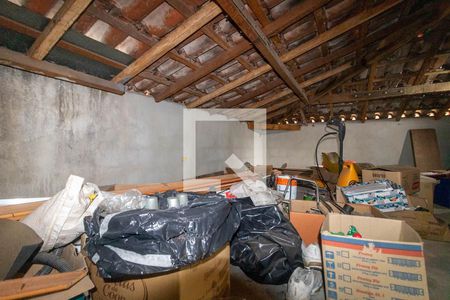 Casa à venda com 110m², 3 quartos e 2 vagas Casa à venda com 110m², 3 quartos e 2 vagasSótão