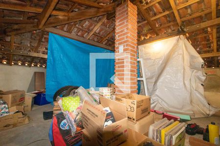 Casa à venda com 110m², 3 quartos e 2 vagas Casa à venda com 110m², 3 quartos e 2 vagasSótão