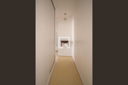 Corredor de apartamento para alugar com 2 quartos, 70m² em Pinheiros, São Paulo