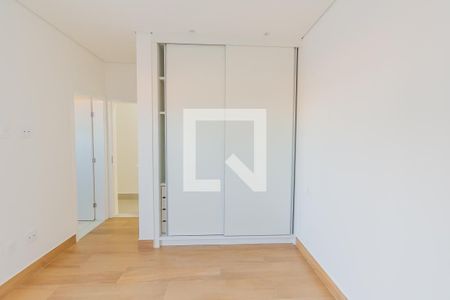 Casa de condomínio à venda com 205m², 3 quartos e 4 vagasSuíte 2