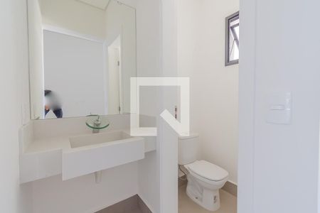 Casa de condomínio à venda com 205m², 3 quartos e 4 vagasLavabo