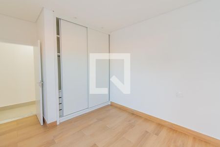 Casa de condomínio à venda com 205m², 3 quartos e 4 vagasSuíte 2