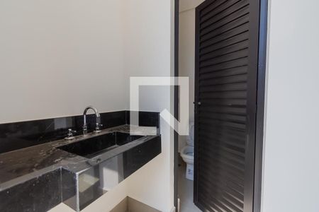 Casa de condomínio à venda com 205m², 3 quartos e 4 vagasLavabo