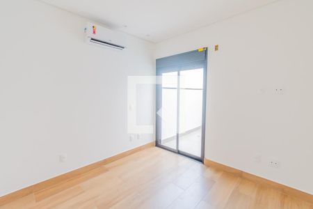 Casa de condomínio à venda com 205m², 3 quartos e 4 vagasSuíte 2