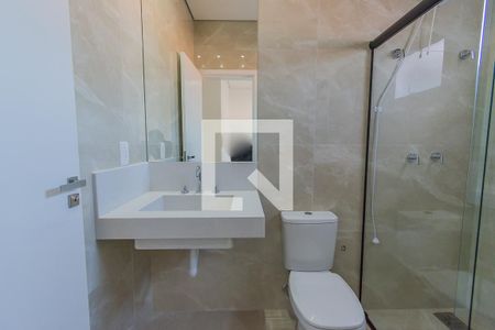 Casa de condomínio à venda com 205m², 3 quartos e 4 vagasBanheiro da Suíte 1