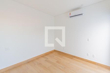 Casa de condomínio à venda com 205m², 3 quartos e 4 vagasSuíte 2