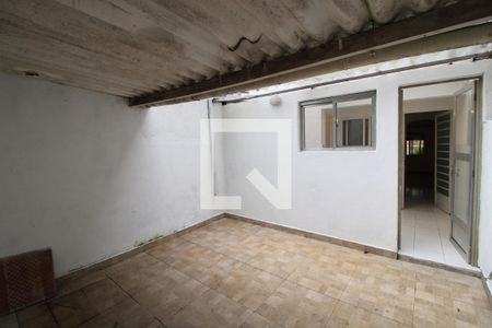 Casa à venda com 80m², 2 quartos e 1 vagaQuintal