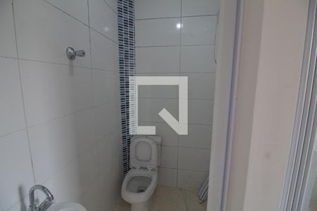 Banheiro de casa para alugar com 1 quarto, 25m² em Jardim Monte Azul, São Paulo