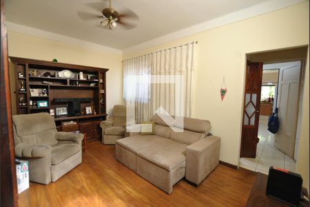 Sala de casa à venda com 4 quartos, 250m² em Cambuci, São Paulo