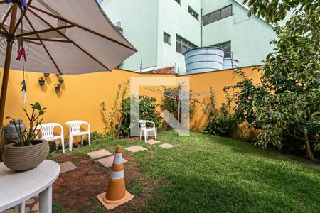 Casa à venda com 239m², 3 quartos e 2 vagasQuintal