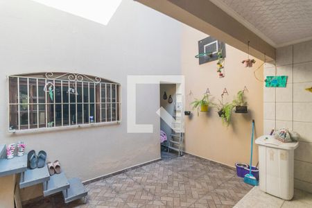 Casa à venda com 179m², 3 quartos e 2 vagas Casa à venda com 179m², 3 quartos e 2 vagasQuintal com Churrasqueira