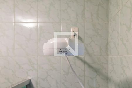 Casa à venda com 179m², 3 quartos e 2 vagas Casa à venda com 179m², 3 quartos e 2 vagasChuveiro