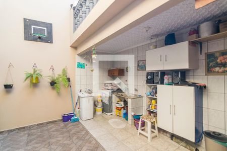 Casa à venda com 179m², 3 quartos e 2 vagas Casa à venda com 179m², 3 quartos e 2 vagasQuintal com Churrasqueira
