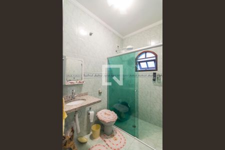 Casa à venda com 179m², 3 quartos e 2 vagas Casa à venda com 179m², 3 quartos e 2 vagasBanheiro