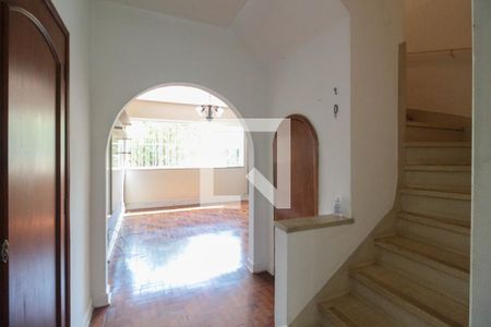 Casa para alugar com 350m², 4 quartos e 4 vagasCorredor