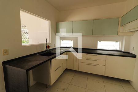 Apartamento para alugar com 385m², 3 quartos e 2 vagas Apartamento para alugar com 385m², 3 quartos e 2 vagasCozinha