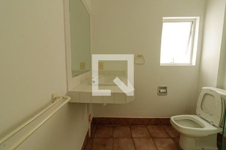 Apartamento para alugar com 385m², 3 quartos e 2 vagas Apartamento para alugar com 385m², 3 quartos e 2 vagasBanheiro do Quarto 2