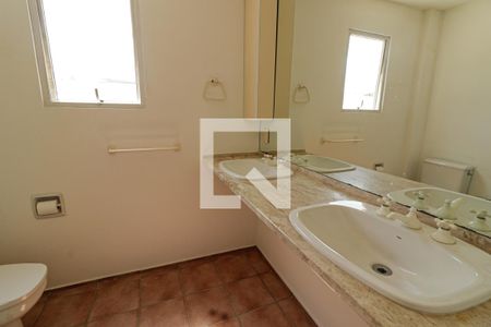 Apartamento para alugar com 385m², 3 quartos e 2 vagas Apartamento para alugar com 385m², 3 quartos e 2 vagasBanheiro do Quarto 3