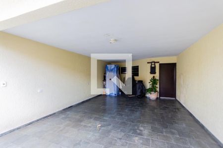 Casa à venda com 189m², 3 quartos e 4 vagas Casa à venda com 189m², 3 quartos e 4 vagasGaragem