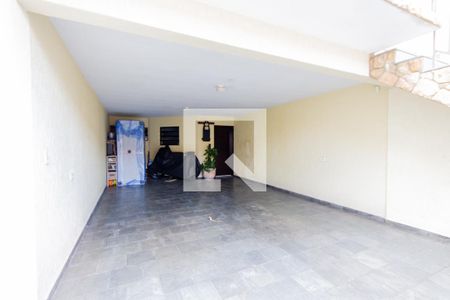 Casa à venda com 189m², 3 quartos e 4 vagas Casa à venda com 189m², 3 quartos e 4 vagasGaragem