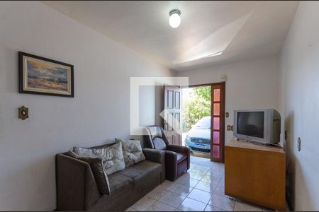 Sala de casa à venda com 4 quartos, 180m² em Vila Nova, Porto Alegre