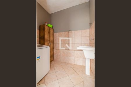 Casa à venda com 170m², 3 quartos e 2 vagasÁrea de serviço