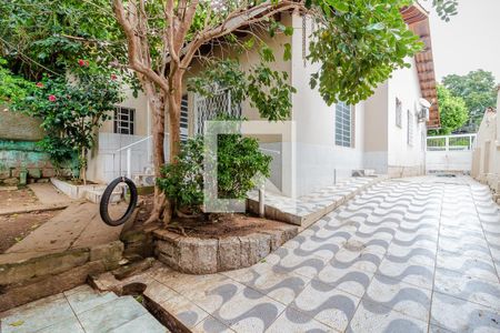 Casa à venda com 170m², 3 quartos e 2 vagasQuintal