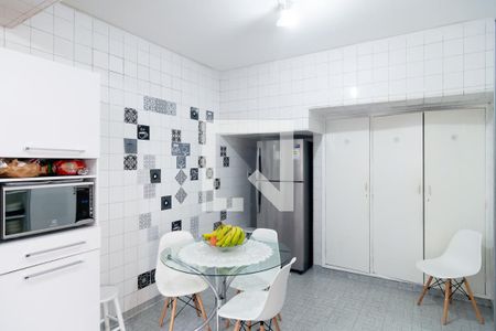 Casa à venda com 110m², 3 quartos e 2 vagas Casa à venda com 110m², 3 quartos e 2 vagasCozinha