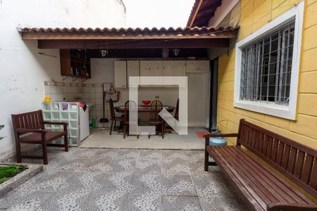 Casa à venda com 100m², 2 quartos e 1 vagaQuintal