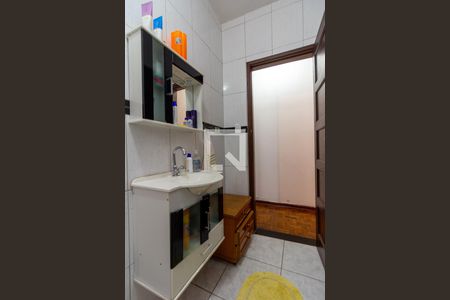 Banheiro Social de casa à venda com 2 quartos, 100m² em Jardim Odete, São Paulo