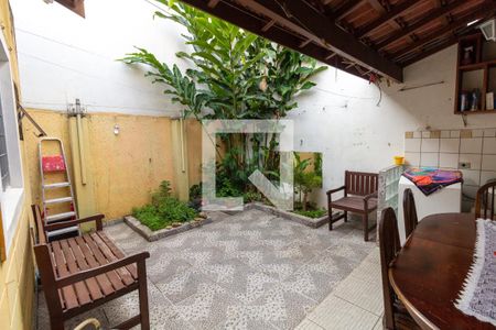 Casa à venda com 100m², 2 quartos e 1 vagaQuintal