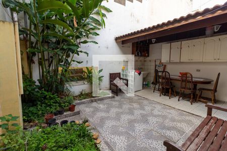 Casa à venda com 100m², 2 quartos e 1 vagaQuintal