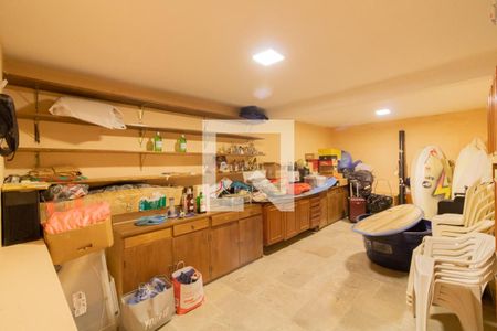 Casa à venda com 320m², 3 quartos e 2 vagas Casa à venda com 320m², 3 quartos e 2 vagasQuarto de Serviço