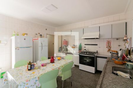 Casa à venda com 320m², 3 quartos e 2 vagas Casa à venda com 320m², 3 quartos e 2 vagasCozinha