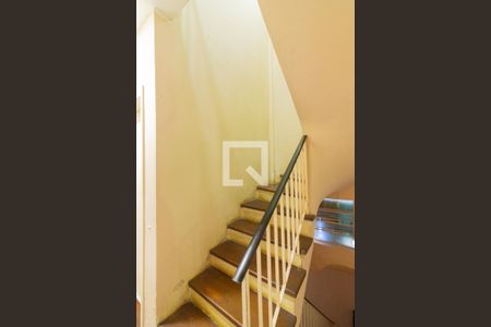 Escada de casa à venda com 3 quartos, 320m² em Planalto Paulista, São Paulo