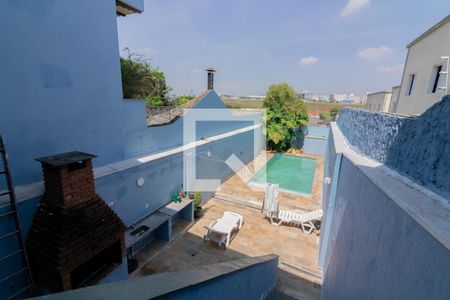 Casa à venda com 320m², 3 quartos e 2 vagas Casa à venda com 320m², 3 quartos e 2 vagasÁrea comum - Piscina