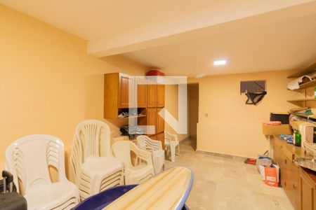 Casa à venda com 320m², 3 quartos e 2 vagas Casa à venda com 320m², 3 quartos e 2 vagasQuarto de Serviço