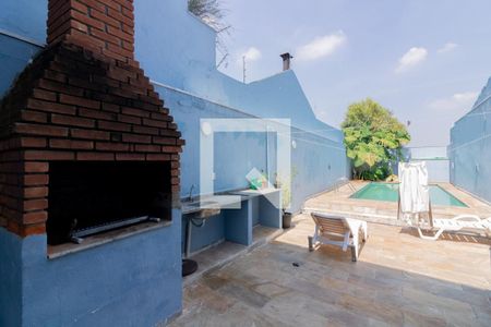 Casa à venda com 320m², 3 quartos e 2 vagas Casa à venda com 320m², 3 quartos e 2 vagasÁrea comum - Churrasqueira