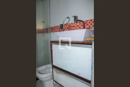 Banheiro de apartamento à venda com 2 quartos, 63m² em Pilares, Rio de Janeiro