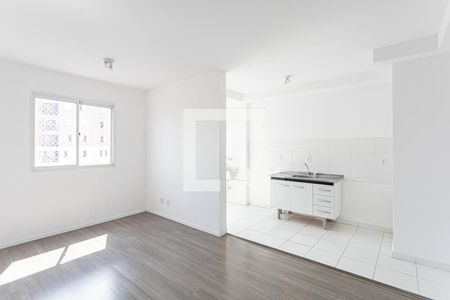 Sala de apartamento para alugar com 2 quartos, 45m² em Vila da Oportunidade, Carapicuíba