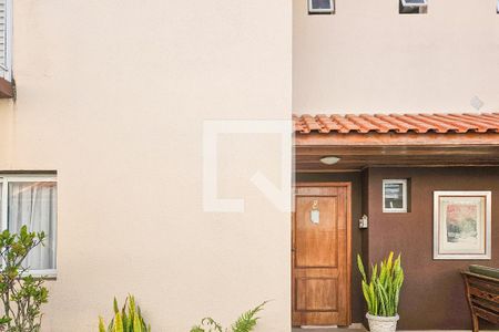 Fachada interna de casa de condomínio para alugar com 3 quartos, 152m² em Jardim Enseada, Guarujá