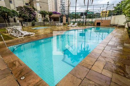 Apartamento à venda com 61m², 3 quartos e 2 vagas Apartamento à venda com 61m², 3 quartos e 2 vagasÁrea comum - Piscina