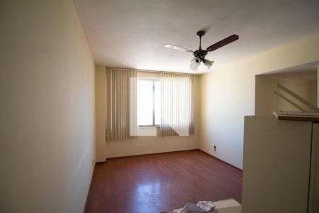 Sala de Apartamento com 2 quartos, 120m² Santa Rosa 