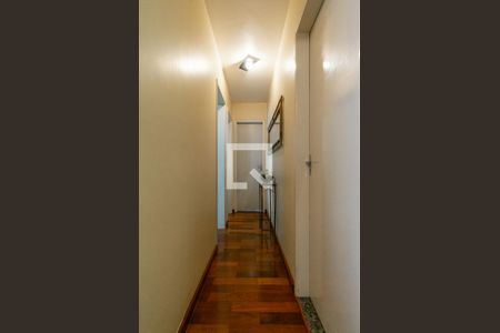Corredor de apartamento à venda com 2 quartos, 51m² em Vila Dionisia, São Paulo