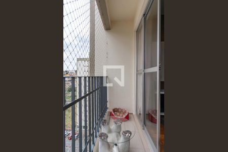 Apartamento à venda com 51m², 2 quartos e 1 vaga Apartamento à venda com 51m², 2 quartos e 1 vagaVaranda