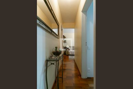 Corredor de apartamento à venda com 2 quartos, 51m² em Vila Dionisia, São Paulo