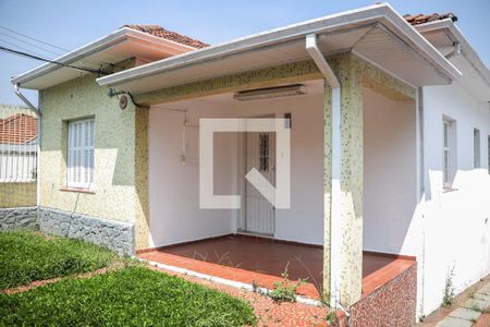 Casa para alugar com 165m², 2 quartos e 6 vagasFachada