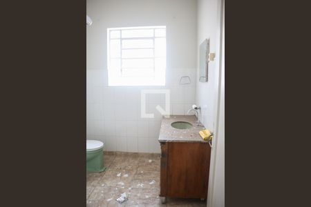 Casa para alugar com 165m², 2 quartos e 6 vagasBanheiro 1