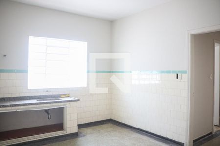 Casa para alugar com 165m², 2 quartos e 6 vagasCozinha